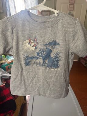 Eddie Bauer Gray Short Sleeve Tee with Puppy & Duck Graphic
